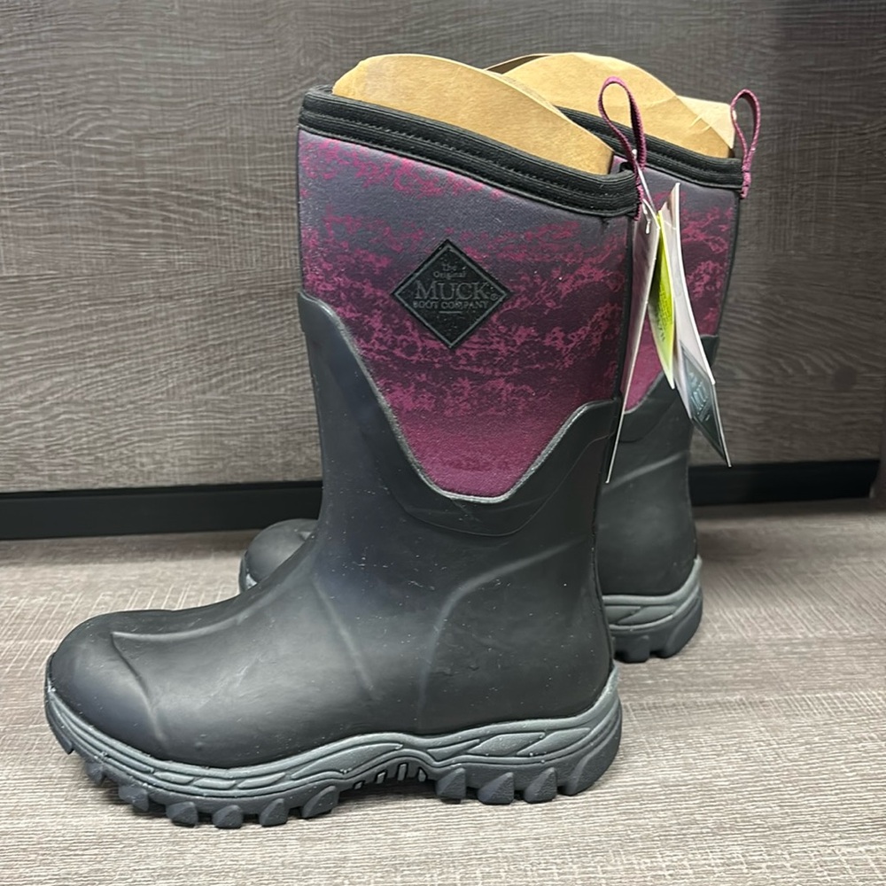Women's Muck Artic Sport II Mid Boots (Black/Purple) - Size 5